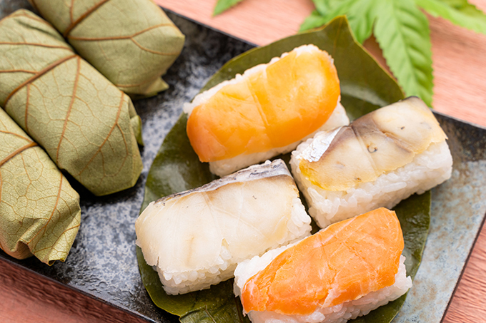 柿の葉の押し寿司