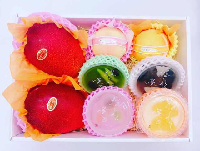 【宮崎マンゴー＆厳選フルーツゼリーセット、新商品２種販売追加！】
※300円割引クーポンあり

＜オンラインショップURL＞
https://kajitsuen.shop/ 

＜300円割引クーポンコード＞
202206mango
⁡
⁡#果実園 #果実園リーベル #リーベル #フルーツパーラー #フルーツ #くだもの #フルーツタルト #フルーツサンド #フルーツパフェ #パフェ #パフェ巡り #パフェ活 #パフェ部 #ズコット #sweet #スイーツ #スイーツすきな人と繋がりたい #スイーツ好き #パンケーキ #デザート #ケーキ #cake #宮崎マンゴー #フルーツゼリー